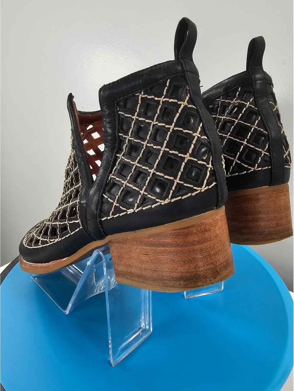 N/A these stylish